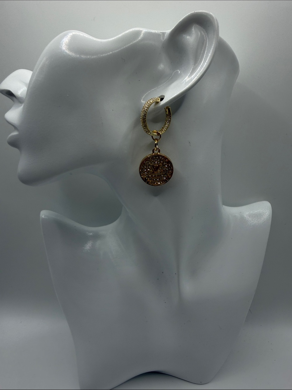1473. Gold Coin Charm Hoop Earrings